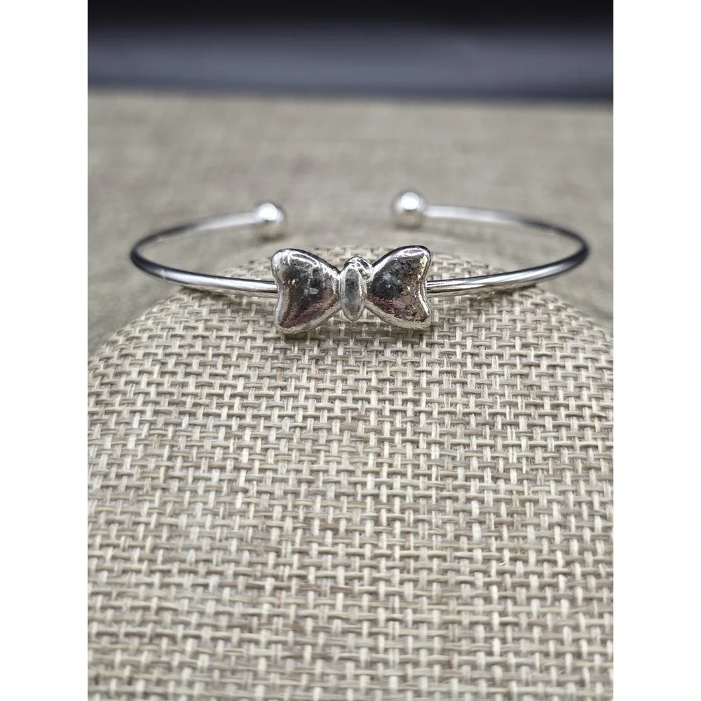 Bow Cuff Bangle Silver Tone Metal Open Circle Ribbon